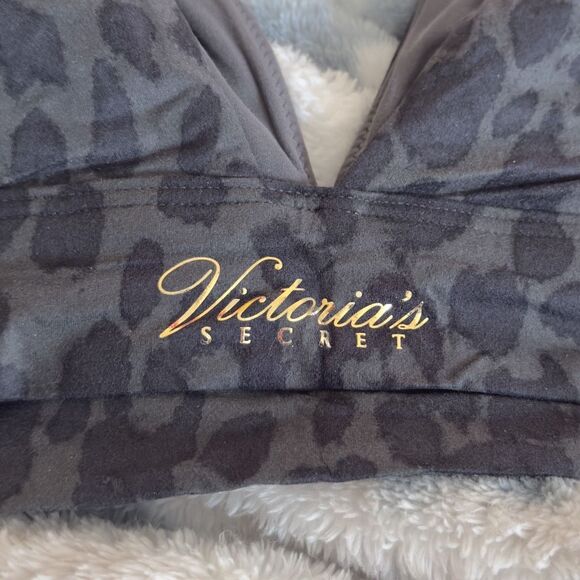 NWT (XL) Victoria’s Secret Wireless Plunge Bra - Deep V Gray Leopard Print Brale - Picture 4 of 6